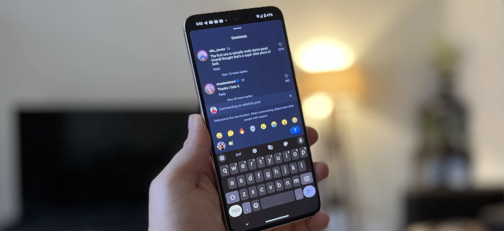 An infographic showing a sales funnel: a comment bubble on a smartphone connects to a rising growth chart, which leads to a shopping cart full of coins, illustrating how Instagram comment marketing drives conversion and sales growth.